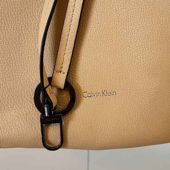 Calvin Klein handbag - Picture 6 of 9